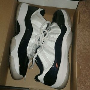 Jordan 11 concord lows